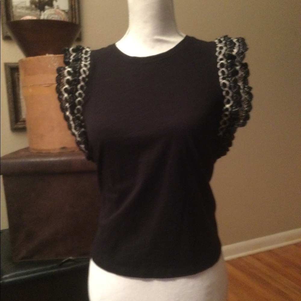 INC black w/ ruffled sleeved top S